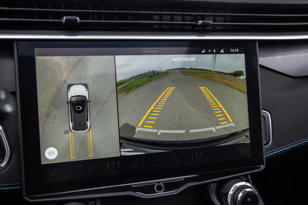 Lynk & Co 01 1.5 BLACK LINE / PANORAMA DAK / 360 CAMERA / CARPLAY / STOELVERWARMING