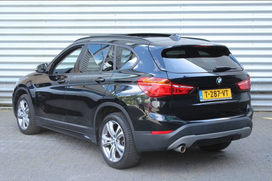 BMW X1 SDrive18i 140pk High Executive AUTOMAAT Panoramadak