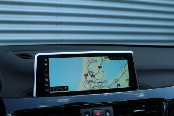 BMW X1 SDrive18i 140pk High Executive AUTOMAAT Panoramadak