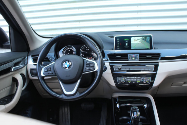 BMW X1 SDrive18i 140pk High Executive AUTOMAAT Panoramadak