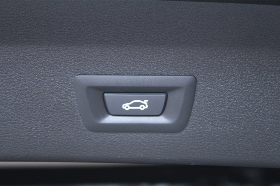 BMW X1 SDrive18i 140pk High Executive AUTOMAAT Panoramadak