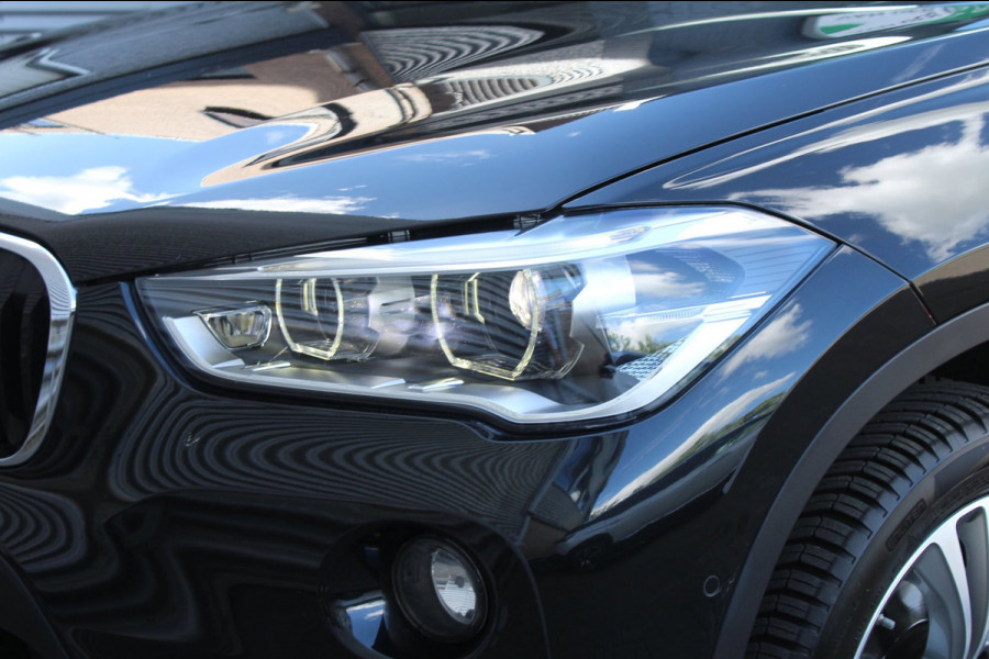 BMW X1 SDrive18i 140pk High Executive AUTOMAAT Panoramadak