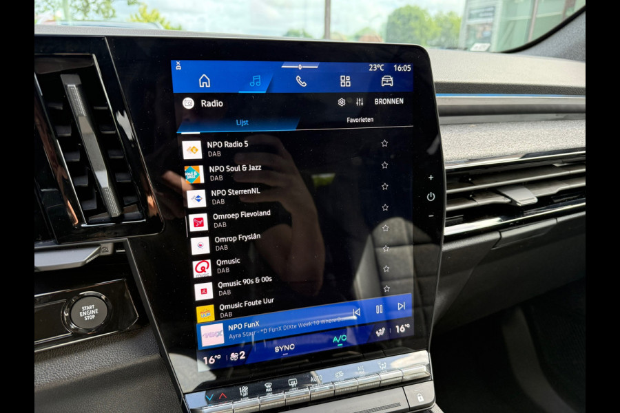 Renault Espace E-Tech full hybrid 200 techno 7p. - Automaat - Panoramadak - Navi - Camera