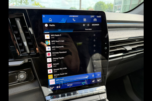 Renault Espace E-Tech full hybrid 200 techno 7p. - Automaat - Panoramadak - Navi - Camera
