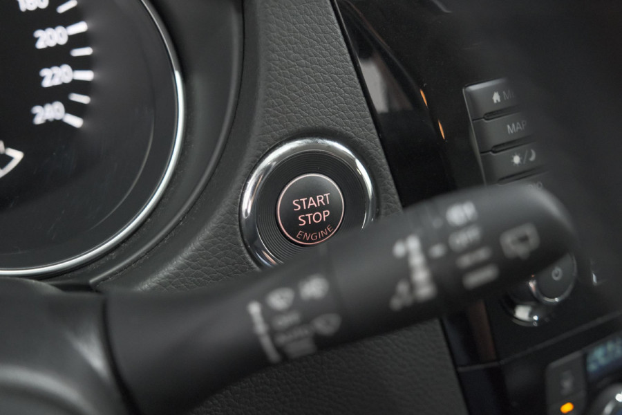 Nissan QASHQAI 1.3 DIG-T Tekna | Trekhaak | Panoramadak | Adaptieve Cruise Control | 360 Camera | 19 Inch
