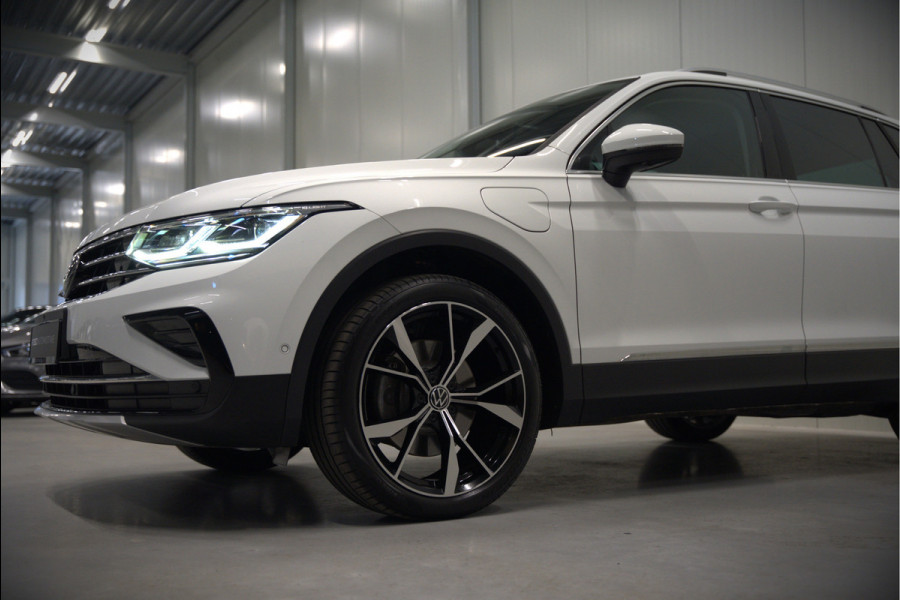 Volkswagen Tiguan 1.4 TSI eHybrid Elegance Business | Stoelverwarming | Stuurverwarming | Massage | 360 Camera | iQ Light | Ambiance Verlichting | Adaptive Cruise Control | Keyless | Apple Carplay | Navigatie | SOH 96%