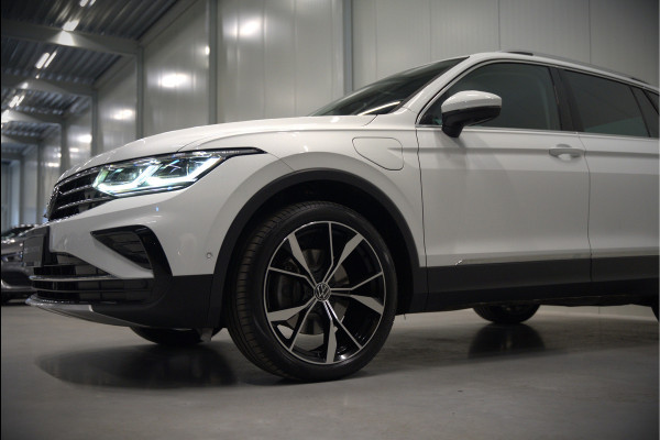 Volkswagen Tiguan 1.4 TSI eHybrid Elegance Business | Stoelverwarming | Stuurverwarming | Massage | 360 Camera | iQ Light | Ambiance Verlichting | Adaptive Cruise Control | Keyless | Apple Carplay | Navigatie | SOH 96%