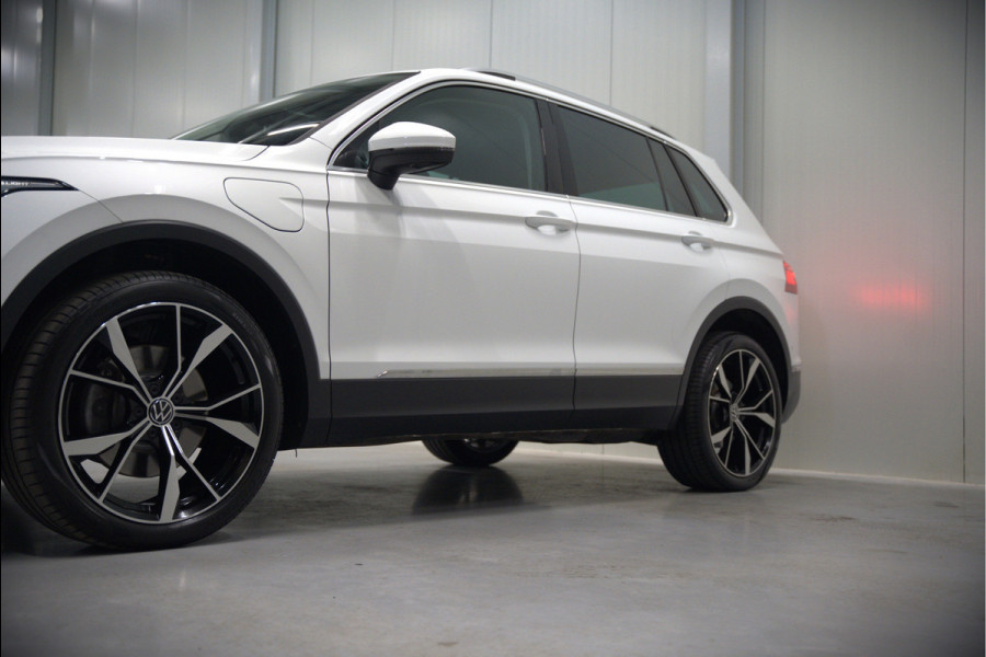 Volkswagen Tiguan 1.4 TSI eHybrid Elegance Business | Stoelverwarming | Stuurverwarming | Massage | 360 Camera | iQ Light | Ambiance Verlichting | Adaptive Cruise Control | Keyless | Apple Carplay | Navigatie | SOH 96%