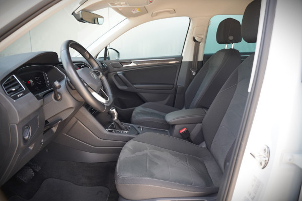 Volkswagen Tiguan 1.4 TSI eHybrid Elegance Business | Stoelverwarming | Stuurverwarming | Massage | 360 Camera | iQ Light | Ambiance Verlichting | Adaptive Cruise Control | Keyless | Apple Carplay | Navigatie | SOH 96%