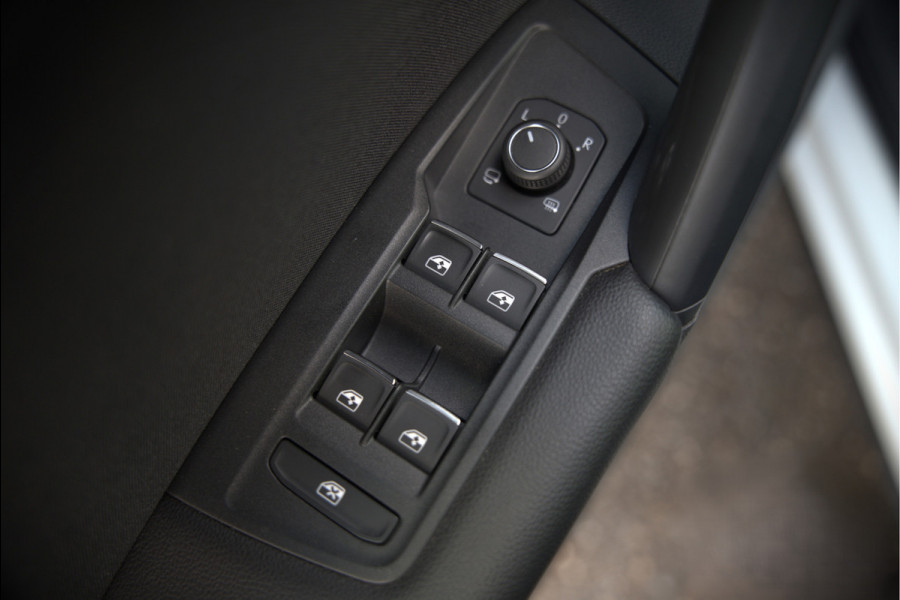 Volkswagen Tiguan 1.4 TSI eHybrid Elegance Business | Stoelverwarming | Stuurverwarming | Massage | 360 Camera | iQ Light | Ambiance Verlichting | Adaptive Cruise Control | Keyless | Apple Carplay | Navigatie | SOH 96%