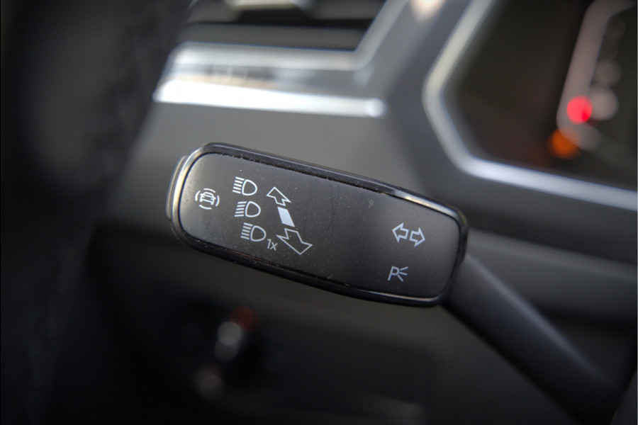 Volkswagen Tiguan 1.4 TSI eHybrid Elegance Business | Stoelverwarming | Stuurverwarming | Massage | 360 Camera | iQ Light | Ambiance Verlichting | Adaptive Cruise Control | Keyless | Apple Carplay | Navigatie | SOH 96%