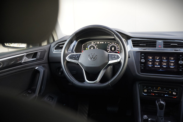 Volkswagen Tiguan 1.4 TSI eHybrid Elegance Business | Stoelverwarming | Stuurverwarming | Massage | 360 Camera | iQ Light | Ambiance Verlichting | Adaptive Cruise Control | Keyless | Apple Carplay | Navigatie | SOH 96%