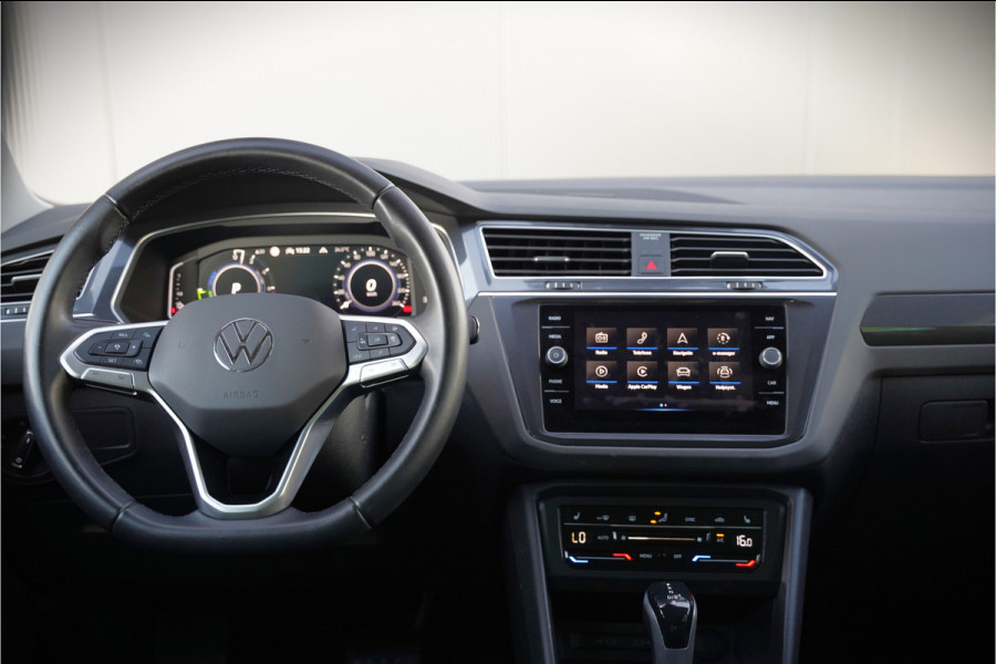 Volkswagen Tiguan 1.4 TSI eHybrid Elegance Business | Stoelverwarming | Stuurverwarming | Massage | 360 Camera | iQ Light | Ambiance Verlichting | Adaptive Cruise Control | Keyless | Apple Carplay | Navigatie | SOH 96%