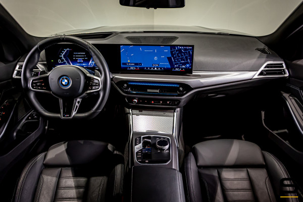 BMW 3 Serie Touring 330e|M-sport|HUD|360Cam|Fiscaal €59.000