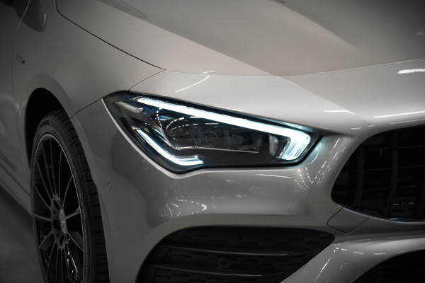Mercedes-Benz CLA-Klasse Shooting Brake 250 e Premium | Panoramadak | Stoelverwarming | Multibeam LED | Keyless | Camera | Ambiance Verlichting | Cruise Control | SOH 95,87%