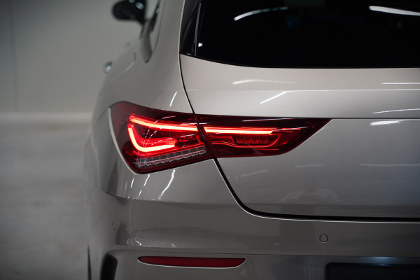 Mercedes-Benz CLA-Klasse Shooting Brake 250 e Premium | Panoramadak | Stoelverwarming | Multibeam LED | Keyless | Camera | Ambiance Verlichting | Cruise Control | SOH 95,87%