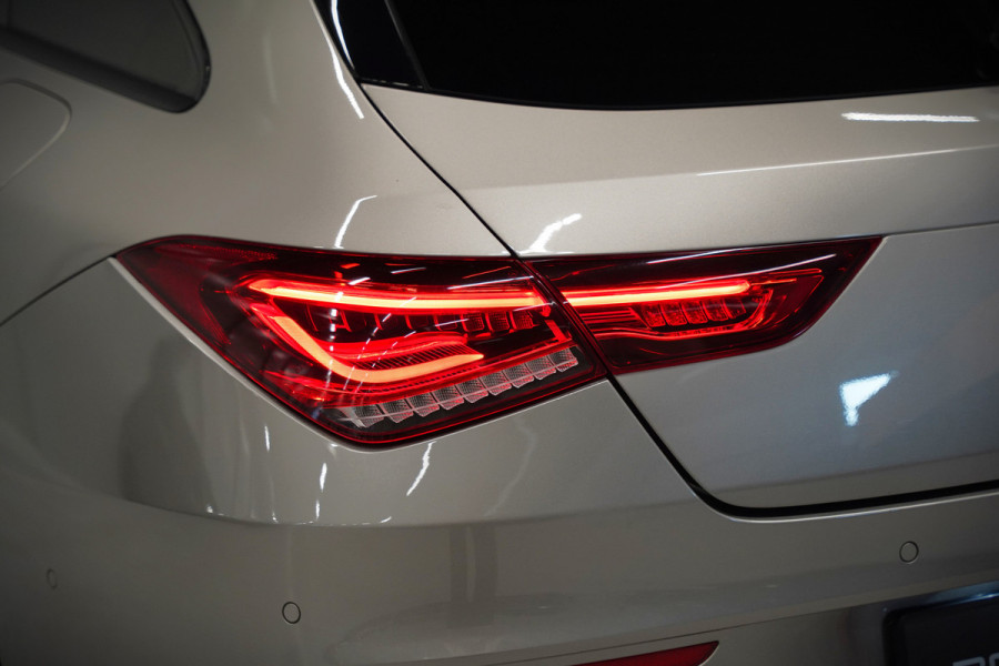 Mercedes-Benz CLA-Klasse Shooting Brake 250 e Premium | Panoramadak | Stoelverwarming | Multibeam LED | Keyless | Camera | Ambiance Verlichting | Cruise Control | SOH 95,87%