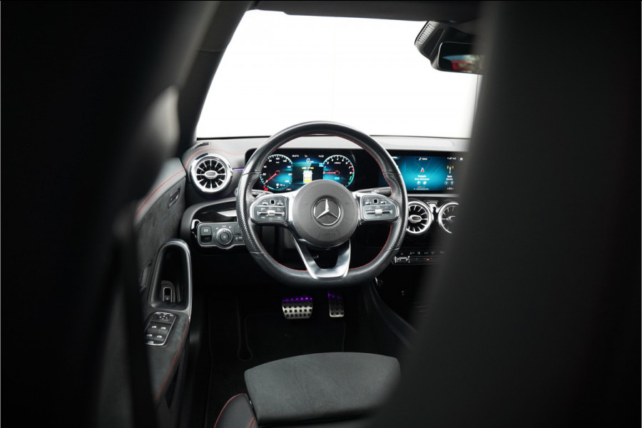 Mercedes-Benz CLA-Klasse Shooting Brake 250 e Premium | Panoramadak | Stoelverwarming | Multibeam LED | Keyless | Camera | Ambiance Verlichting | Cruise Control | SOH 95,87%