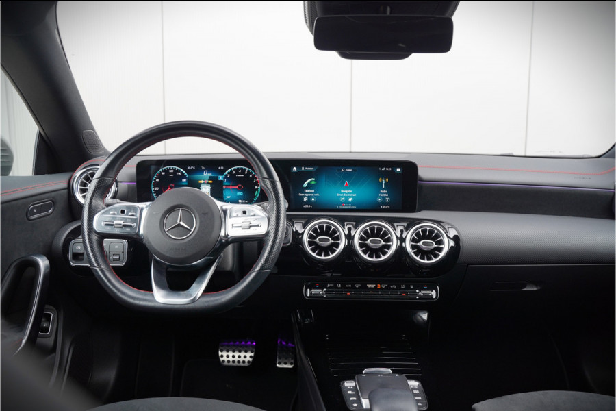 Mercedes-Benz CLA-Klasse Shooting Brake 250 e Premium | Panoramadak | Stoelverwarming | Multibeam LED | Keyless | Camera | Ambiance Verlichting | Cruise Control | SOH 95,87%