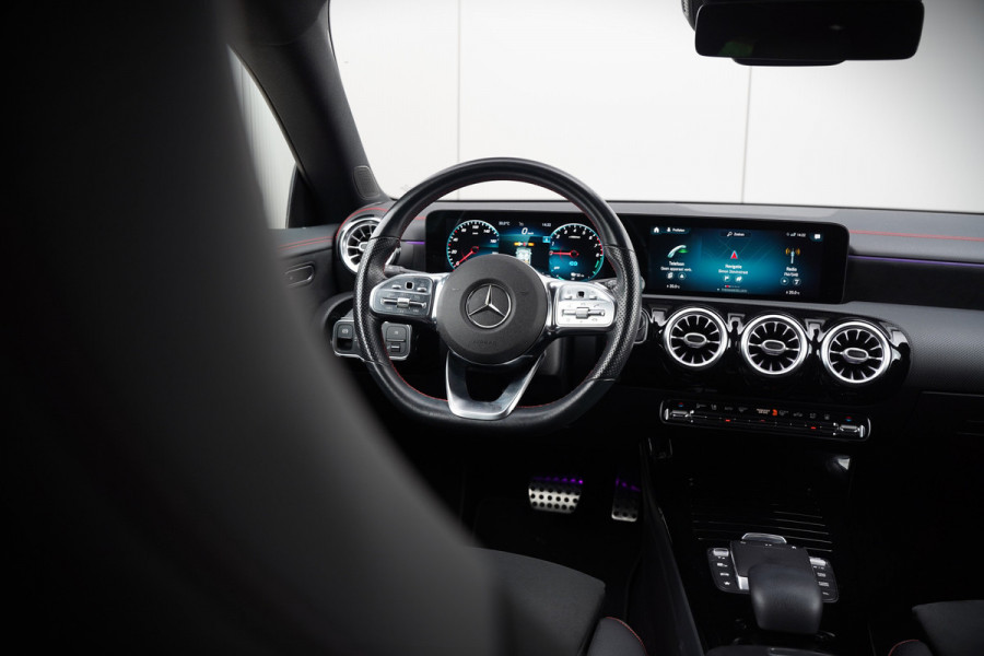 Mercedes-Benz CLA-Klasse Shooting Brake 250 e Premium | Panoramadak | Stoelverwarming | Multibeam LED | Keyless | Camera | Ambiance Verlichting | Cruise Control | SOH 95,87%