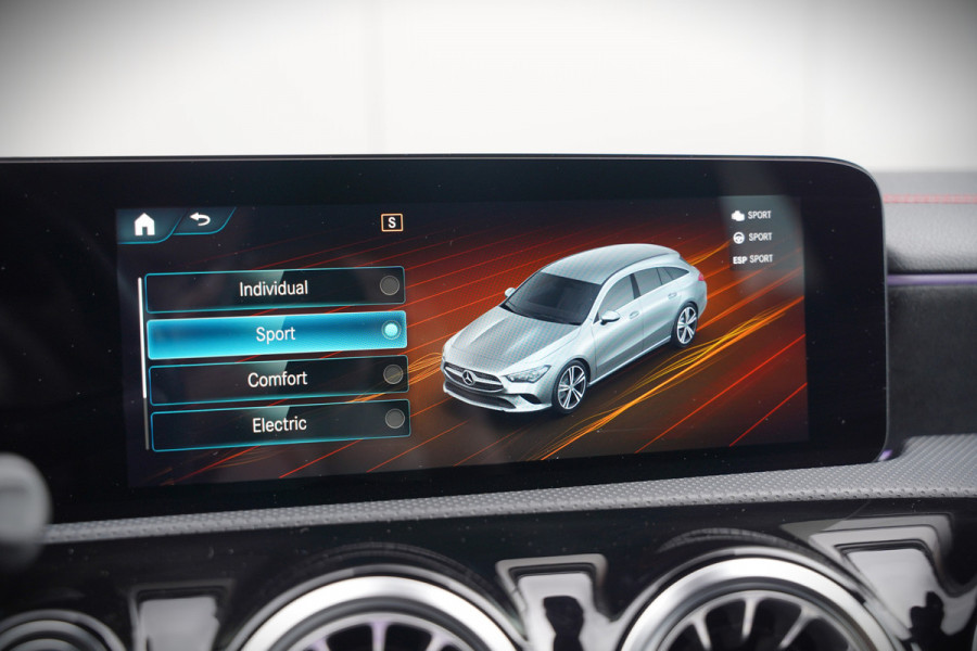 Mercedes-Benz CLA-Klasse Shooting Brake 250 e Premium | Panoramadak | Stoelverwarming | Multibeam LED | Keyless | Camera | Ambiance Verlichting | Cruise Control | SOH 95,87%