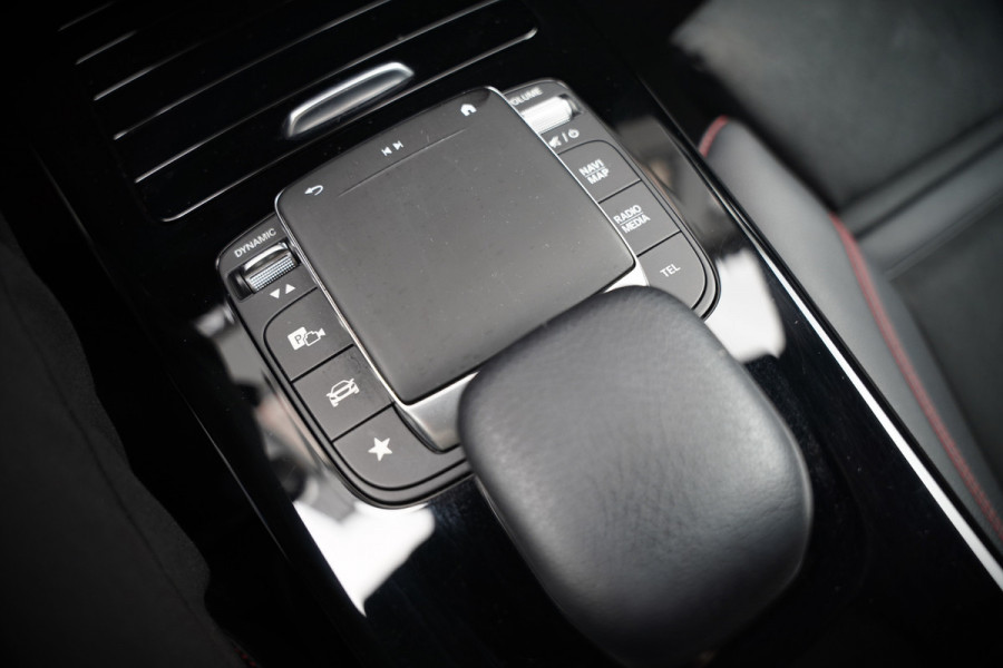 Mercedes-Benz CLA-Klasse Shooting Brake 250 e Premium | Panoramadak | Stoelverwarming | Multibeam LED | Keyless | Camera | Ambiance Verlichting | Cruise Control | SOH 95,87%