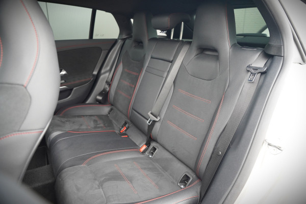Mercedes-Benz CLA-Klasse Shooting Brake 250 e Premium | Panoramadak | Stoelverwarming | Multibeam LED | Keyless | Camera | Ambiance Verlichting | Cruise Control | SOH 95,87%