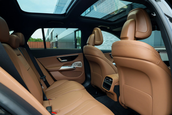 Mercedes-Benz E-Klasse Estate 300 e AMG Line | BTW | PANO | HYPERSCREEN | BURMESTER | 360 | KEYLESS | ELEK TREKHAAK |