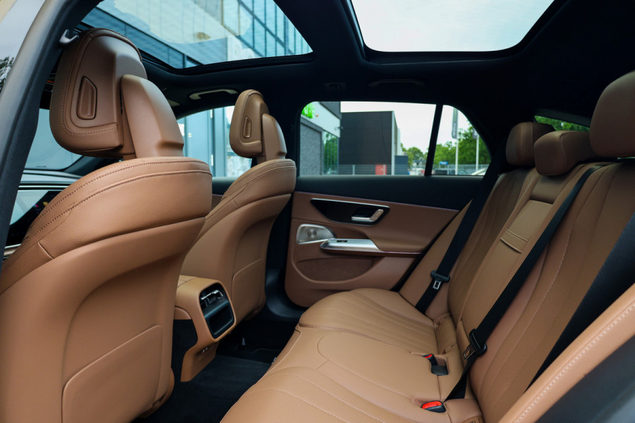 Mercedes-Benz E-Klasse Estate 300 e AMG Line | BTW | PANO | HYPERSCREEN | BURMESTER | 360 | KEYLESS | ELEK TREKHAAK |