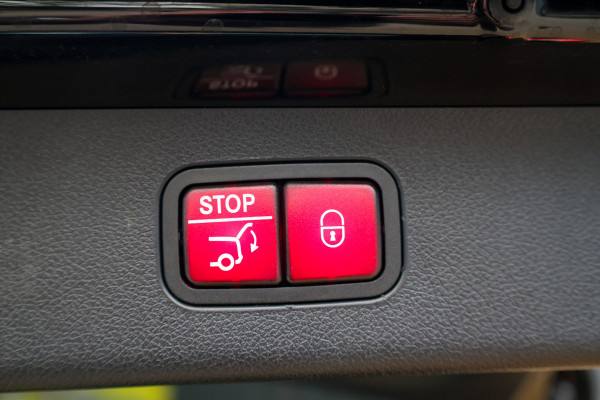 Mercedes-Benz E-Klasse Estate 300 e AMG Line | BTW | PANO | HYPERSCREEN | BURMESTER | 360 | KEYLESS | ELEK TREKHAAK |