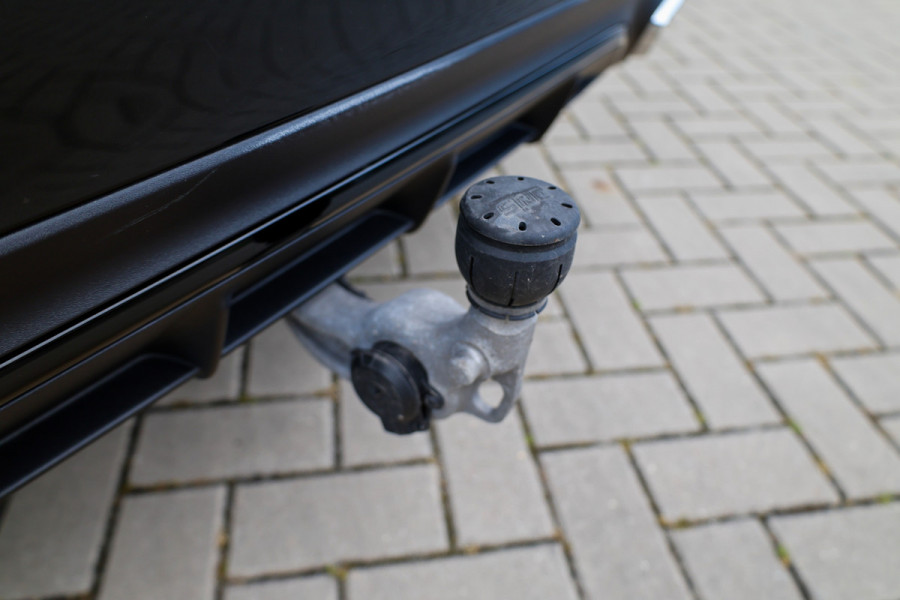 Mercedes-Benz E-Klasse Estate 300 e AMG Line | BTW | PANO | HYPERSCREEN | BURMESTER | 360 | KEYLESS | ELEK TREKHAAK |