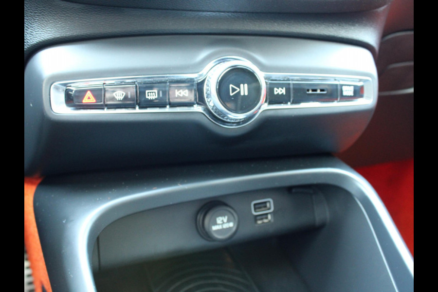 Volvo XC40 2.0 T5 AWD R-Design Intro Edition | PANORAMISCH SCHUIFDAK | HARMAN KARDON | ALCANTARA BEKLEDING | SEAT MEMORY |