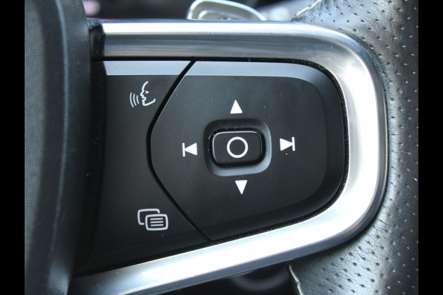 Volvo XC40 2.0 T5 AWD R-Design Intro Edition | PANORAMISCH SCHUIFDAK | HARMAN KARDON | ALCANTARA BEKLEDING | SEAT MEMORY |