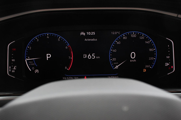 Volkswagen T-Roc 1.5 TSI 150pk DSG Life Navigatie Apple Carplay/Android Auto Parkeersensoren Camera Adaptive Cruise Control Park Assist StoelverwarmingVirtual Cockpit