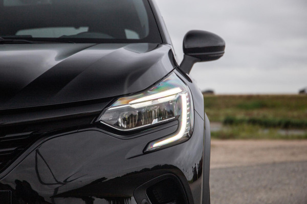 Renault Captur Renault Captur E-TECH Plug-in Hybrid Rive Gauche BLACK LINE / CRUISE CONTROLE / NAVI / CARPLAY
