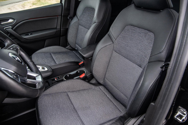 Renault Captur Renault Captur E-TECH Plug-in Hybrid Rive Gauche BLACK LINE / CRUISE CONTROLE / NAVI / CARPLAY