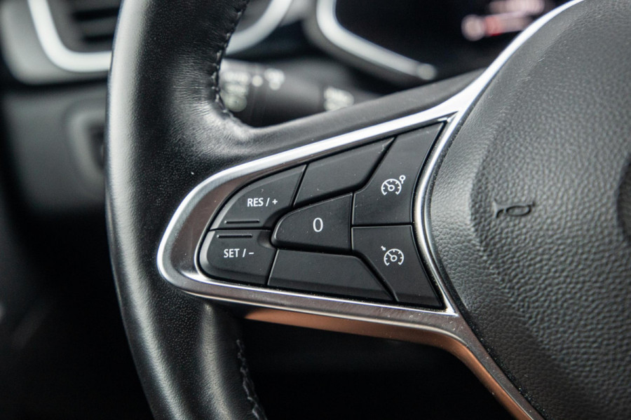 Renault Captur Renault Captur E-TECH Plug-in Hybrid Rive Gauche BLACK LINE / CRUISE CONTROLE / NAVI / CARPLAY