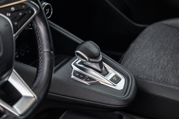 Renault Captur Renault Captur E-TECH Plug-in Hybrid Rive Gauche BLACK LINE / CRUISE CONTROLE / NAVI / CARPLAY