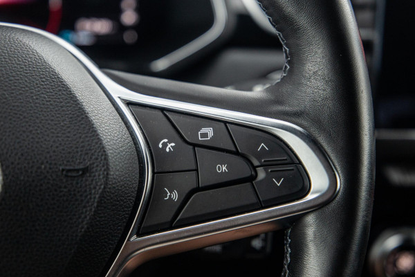 Renault Captur Renault Captur E-TECH Plug-in Hybrid Rive Gauche BLACK LINE / CRUISE CONTROLE / NAVI / CARPLAY