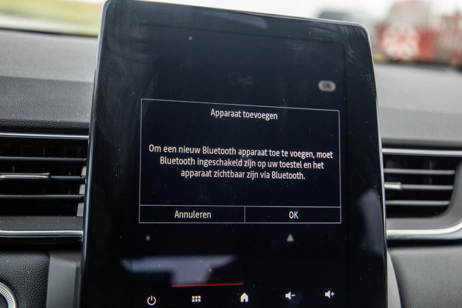 Renault Captur Renault Captur E-TECH Plug-in Hybrid Rive Gauche BLACK LINE / CRUISE CONTROLE / NAVI / CARPLAY