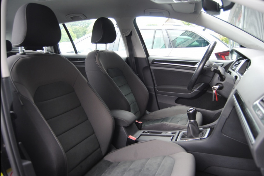Volkswagen Golf Variant 1.5 TSI Highline | Adaptive Cruise | NAV | Airco