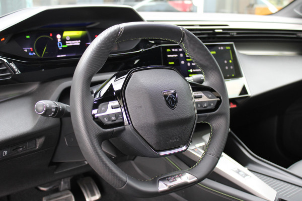 Peugeot 408 1.6 HYbrid 225 EAT8 GT | Panoramadak | Winterpack | Luxe!