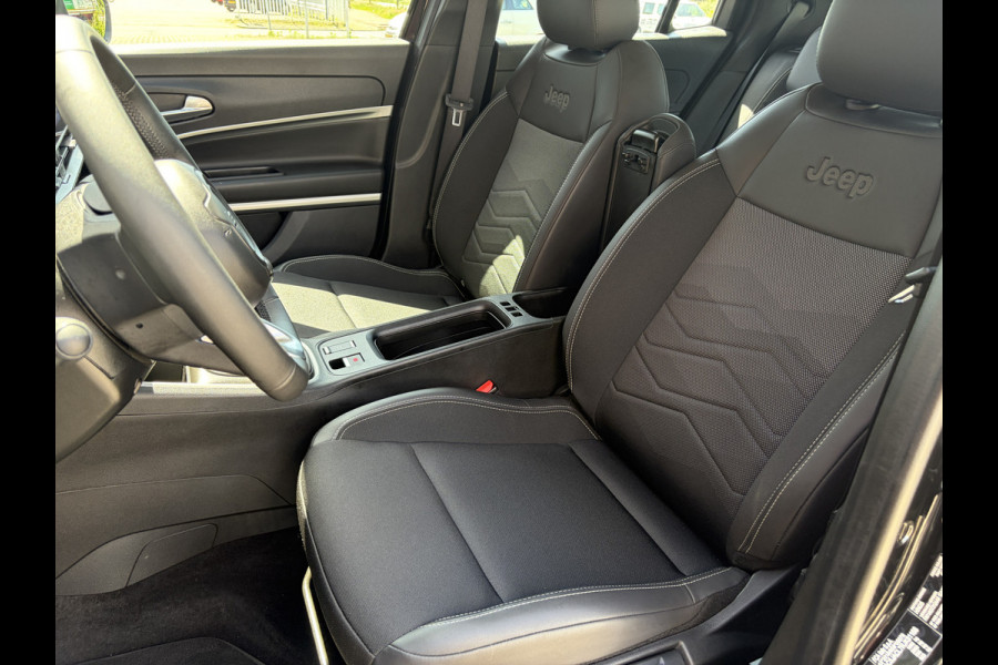 Jeep Avenger 1.2 Altitude | Camera | Elek achterklep | Apple / Android CarPlay | Stoel verwarming