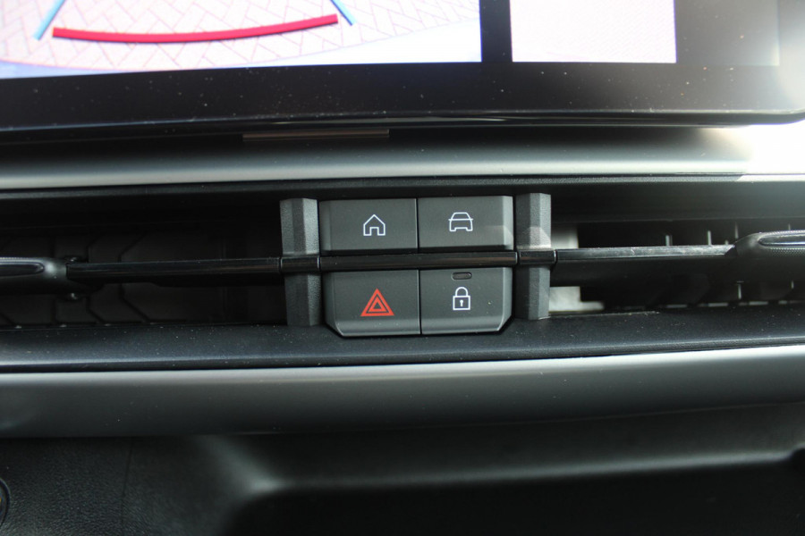 Jeep Avenger 1.2 e-Hybrid 110PK SUMMIT | PANORAMA SCHUIF/KANTEL DAK | INFOTAINMENT & CONVENIENCE PACK: NAVIGATIE/VERKEERBORDENINFORMATIE/KEYLESS ENTRY EN START/HANDSFREE ELEKTRISCH BEDIENBARE ACHTERKLEP/JBL AUDIO SYSTEM/AFDEKKING MIDDENCONSOLE | WINTERPACK: STOELVERWARMING/VERWARMBARE VOORRUITRAND | 18" LICHTMETAAL DIAMOND CUT | ADAPTIVE CRUISE CONTROL + LANE CENTERINGASSIST | SELEC-TERRAIN DRIVING MODE SELECT | 360° PARKEERSENSENSOREN | ACHTERUITRIJCAMERA 180° MET DRONE-VIEW | AUTOMATISCH GROOTLICHT | BLIND SPOT WARNING | FULL LED KOPLAMPEN | ZWART DAK |DRAADLOZE APPLE CARPLAY/AND