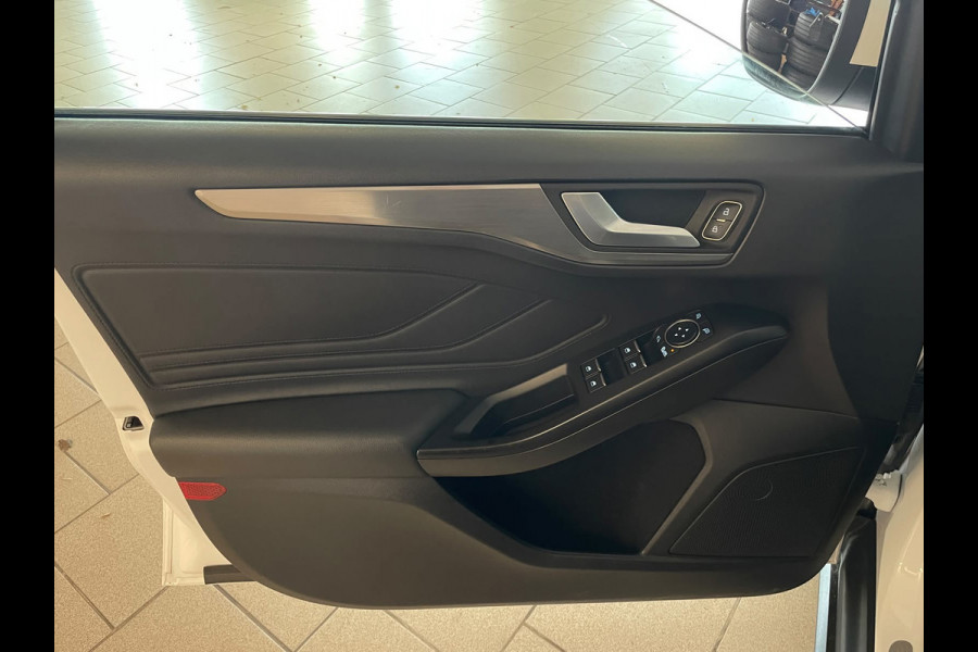 Ford FOCUS Wagon 1.0 EcoBoost Titanium X Business AUTOMAAT AIRCO NAVI CRUISE ELEK RAMEN CENT VERG CAMERA ZEER NETTE AUTO