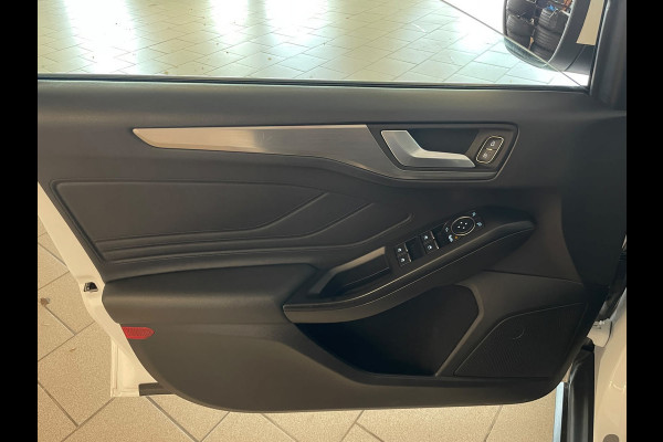 Ford FOCUS Wagon 1.0 EcoBoost Titanium X Business AUTOMAAT AIRCO NAVI CRUISE ELEK RAMEN CENT VERG CAMERA ZEER NETTE AUTO