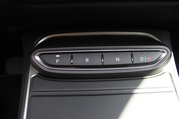 Jeep Avenger 1.2 e-Hybrid 110PK SUMMIT | PANORAMA SCHUIF/KANTEL DAK | INFOTAINMENT & CONVENIENCE PACK: NAVIGATIE/VERKEERBORDENINFORMATIE/KEYLESS ENTRY EN START/HANDSFREE ELEKTRISCH BEDIENBARE ACHTERKLEP/JBL AUDIO SYSTEM/AFDEKKING MIDDENCONSOLE | WINTERPACK: STOELVERWARMING/VERWARMBARE VOORRUITRAND | 18" LICHTMETAAL DIAMOND CUT | ADAPTIVE CRUISE CONTROL + LANE CENTERINGASSIST | SELEC-TERRAIN DRIVING MODE SELECT | 360° PARKEERSENSENSOREN | ACHTERUITRIJCAMERA 180° MET DRONE-VIEW | AUTOMATISCH GROOTLICHT | BLIND SPOT WARNING | FULL LED KOPLAMPEN | ZWART DAK |DRAADLOZE APPLE CARPLAY/AND