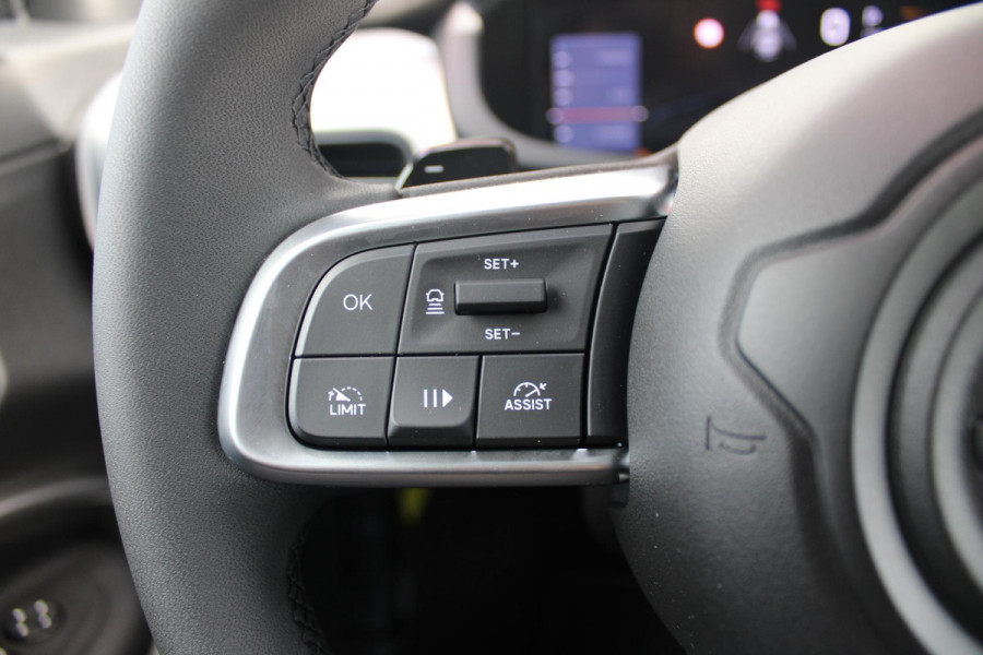 Jeep Avenger 1.2 e-Hybrid 110PK SUMMIT | PANORAMA SCHUIF/KANTEL DAK | INFOTAINMENT & CONVENIENCE PACK: NAVIGATIE/VERKEERBORDENINFORMATIE/KEYLESS ENTRY EN START/HANDSFREE ELEKTRISCH BEDIENBARE ACHTERKLEP/JBL AUDIO SYSTEM/AFDEKKING MIDDENCONSOLE | WINTERPACK: STOELVERWARMING/VERWARMBARE VOORRUITRAND | 18" LICHTMETAAL DIAMOND CUT | ADAPTIVE CRUISE CONTROL + LANE CENTERINGASSIST | SELEC-TERRAIN DRIVING MODE SELECT | 360° PARKEERSENSENSOREN | ACHTERUITRIJCAMERA 180° MET DRONE-VIEW | AUTOMATISCH GROOTLICHT | BLIND SPOT WARNING | FULL LED KOPLAMPEN | ZWART DAK |DRAADLOZE APPLE CARPLAY/AND