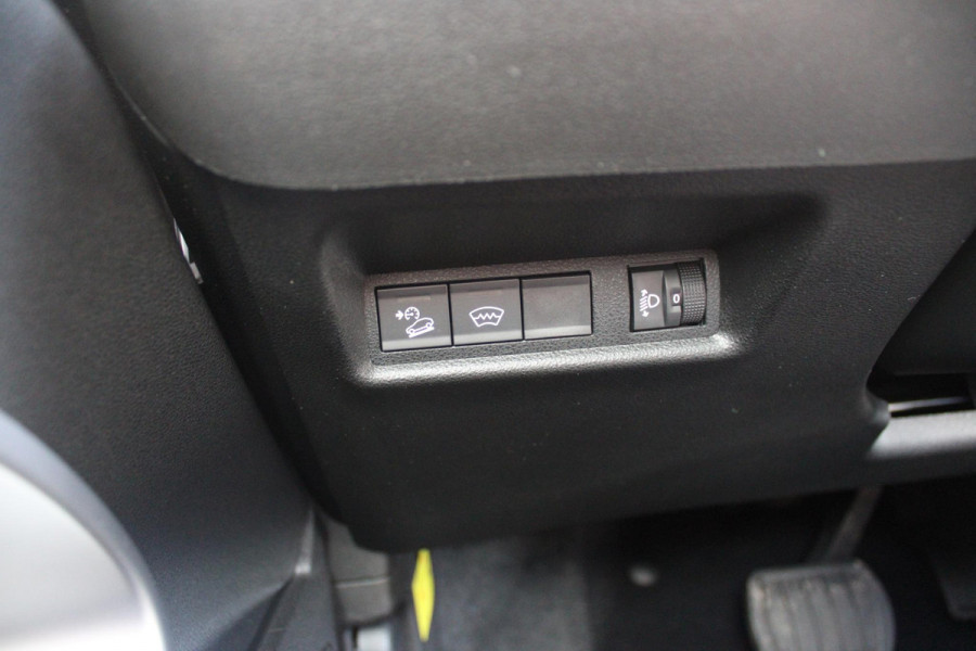 Jeep Avenger 1.2 e-Hybrid 110PK SUMMIT | PANORAMA SCHUIF/KANTEL DAK | INFOTAINMENT & CONVENIENCE PACK: NAVIGATIE/VERKEERBORDENINFORMATIE/KEYLESS ENTRY EN START/HANDSFREE ELEKTRISCH BEDIENBARE ACHTERKLEP/JBL AUDIO SYSTEM/AFDEKKING MIDDENCONSOLE | WINTERPACK: STOELVERWARMING/VERWARMBARE VOORRUITRAND | 18" LICHTMETAAL DIAMOND CUT | ADAPTIVE CRUISE CONTROL + LANE CENTERINGASSIST | SELEC-TERRAIN DRIVING MODE SELECT | 360° PARKEERSENSENSOREN | ACHTERUITRIJCAMERA 180° MET DRONE-VIEW | AUTOMATISCH GROOTLICHT | BLIND SPOT WARNING | FULL LED KOPLAMPEN | ZWART DAK |DRAADLOZE APPLE CARPLAY/AND