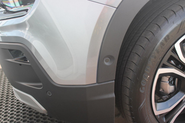 Jeep Avenger 1.2 e-Hybrid 110PK SUMMIT | PANORAMA SCHUIF/KANTEL DAK | INFOTAINMENT & CONVENIENCE PACK: NAVIGATIE/VERKEERBORDENINFORMATIE/KEYLESS ENTRY EN START/HANDSFREE ELEKTRISCH BEDIENBARE ACHTERKLEP/JBL AUDIO SYSTEM/AFDEKKING MIDDENCONSOLE | WINTERPACK: STOELVERWARMING/VERWARMBARE VOORRUITRAND | 18" LICHTMETAAL DIAMOND CUT | ADAPTIVE CRUISE CONTROL + LANE CENTERINGASSIST | SELEC-TERRAIN DRIVING MODE SELECT | 360° PARKEERSENSENSOREN | ACHTERUITRIJCAMERA 180° MET DRONE-VIEW | AUTOMATISCH GROOTLICHT | BLIND SPOT WARNING | FULL LED KOPLAMPEN | ZWART DAK |DRAADLOZE APPLE CARPLAY/AND